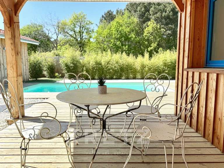 Maison Biganos - 4 chambres - 200m²