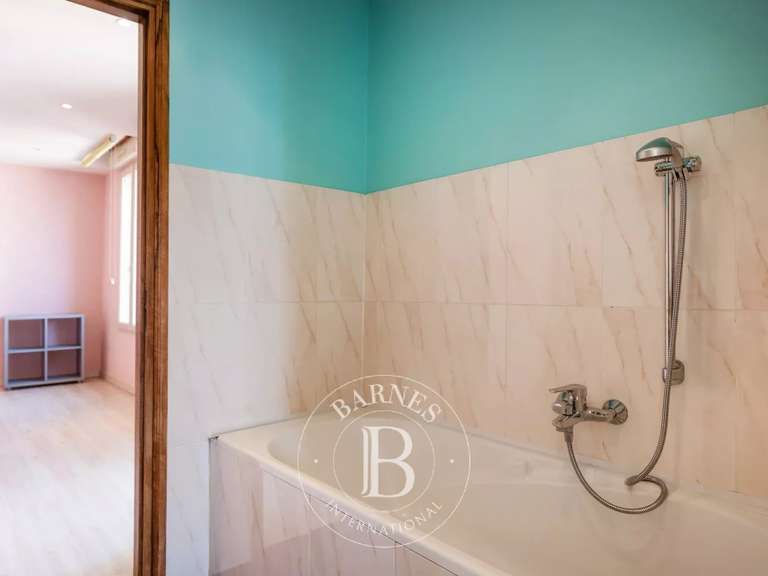 Appartement Biguglia - 4 chambres - 469m²