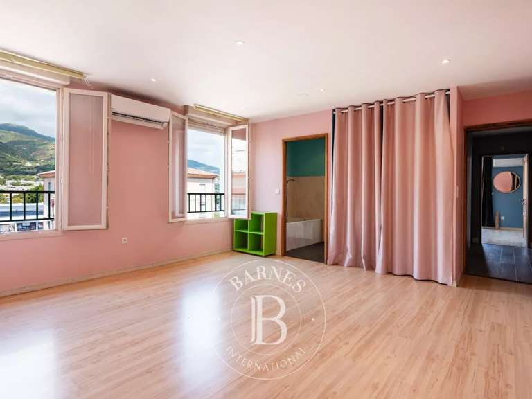 Appartement Biguglia - 4 chambres - 469m²