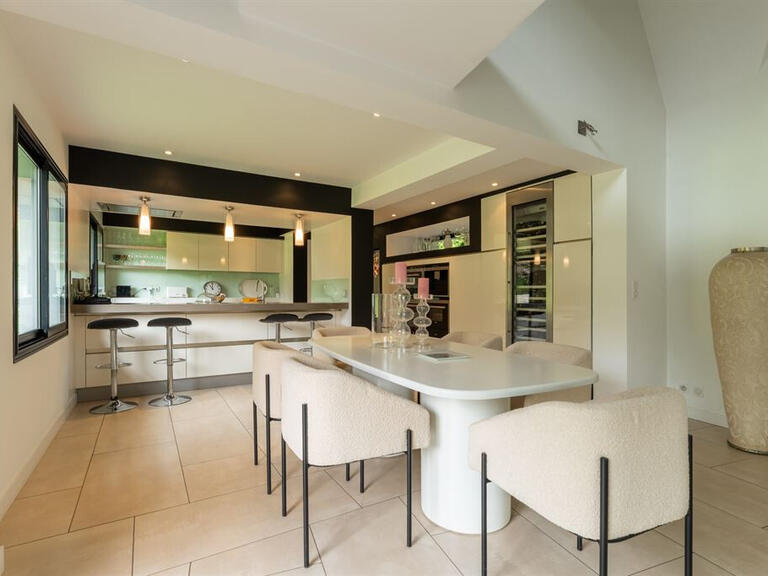 House Bihorel - 4 bedrooms - 302m²