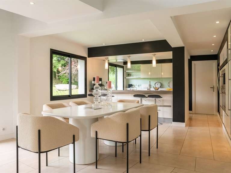 Maison Bihorel - 4 chambres - 302m²