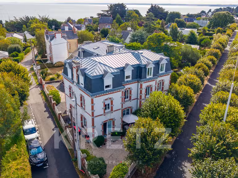 Maison Binic-Etables-sur-Mer - 5 chambres - 202m²