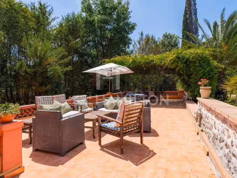 Bien atypique Biot - 9 chambres - 420m²
