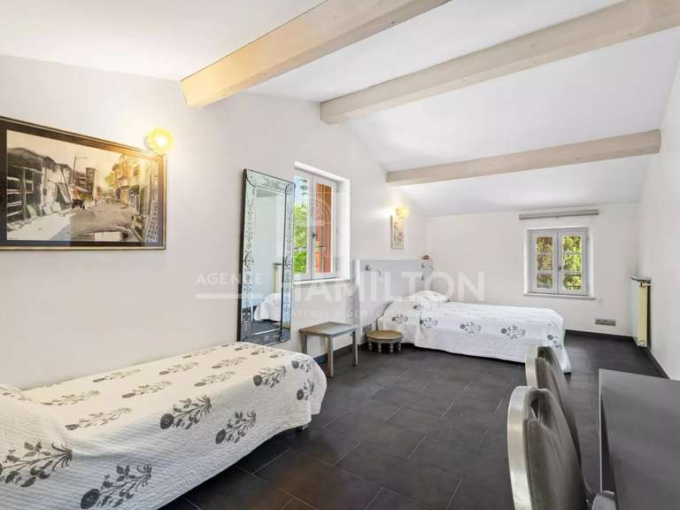 Unusual property Biot - 9 bedrooms - 420m²