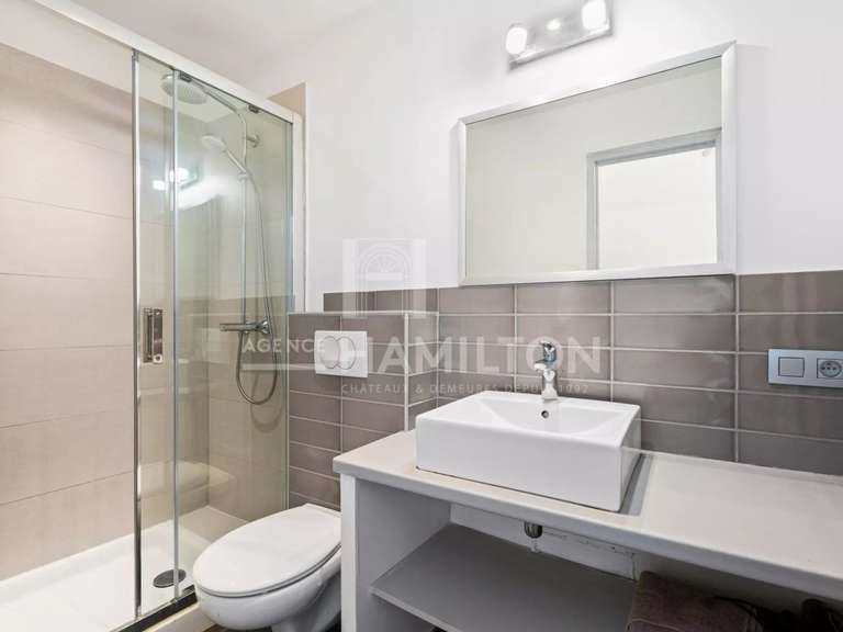 Unusual property Biot - 9 bedrooms - 420m²