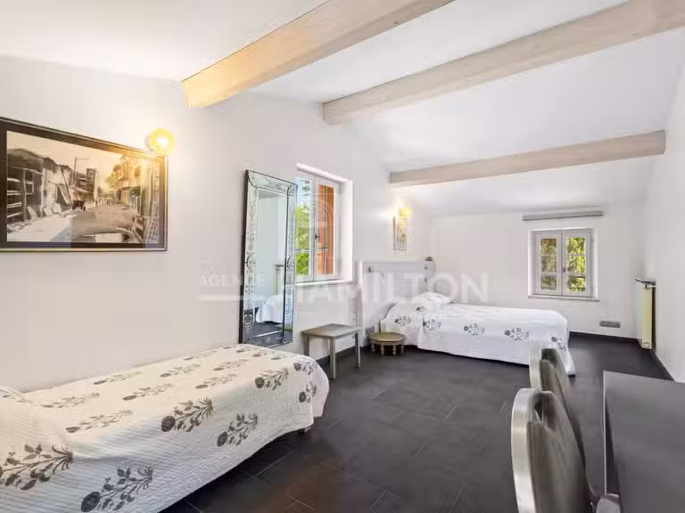 Bien atypique Biot - 9 chambres - 420m²