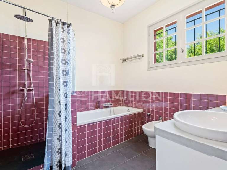 Unusual property Biot - 9 bedrooms - 420m²
