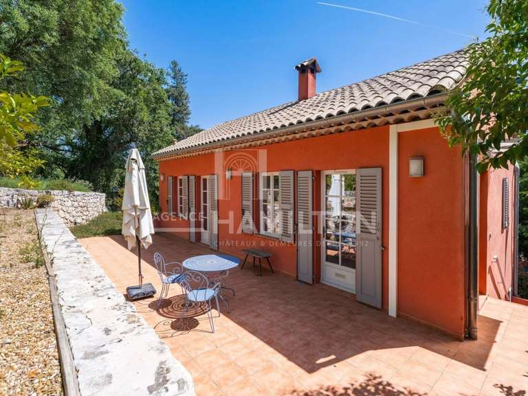 Unusual property Biot - 9 bedrooms - 420m²