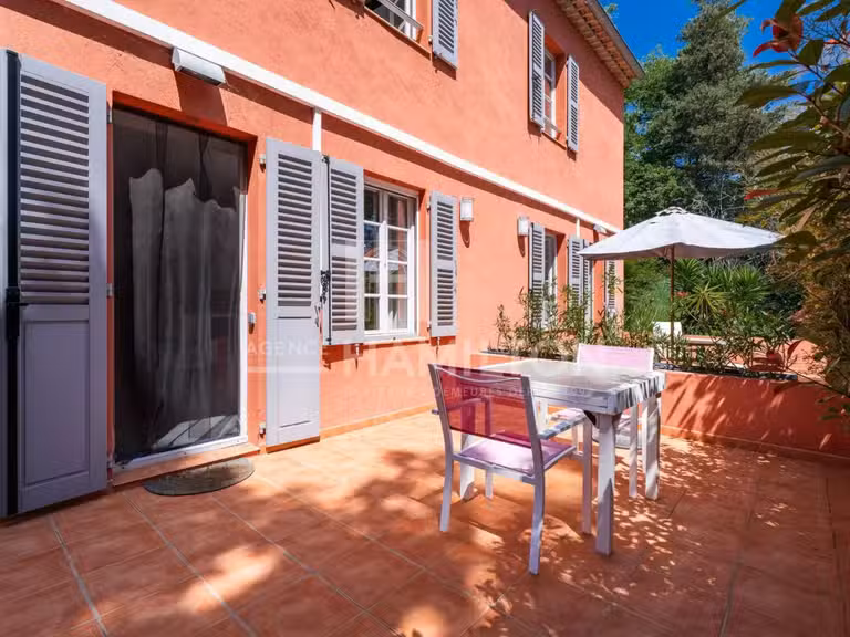 Bien atypique Biot - 9 chambres - 420m²