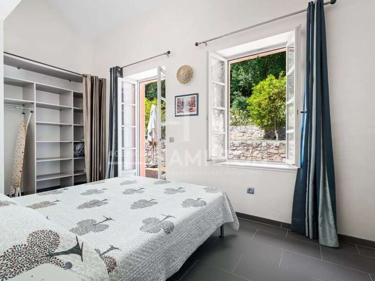 Unusual property Biot - 9 bedrooms - 420m²