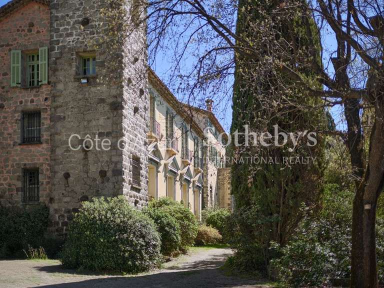 Castle Biot - 2851m²