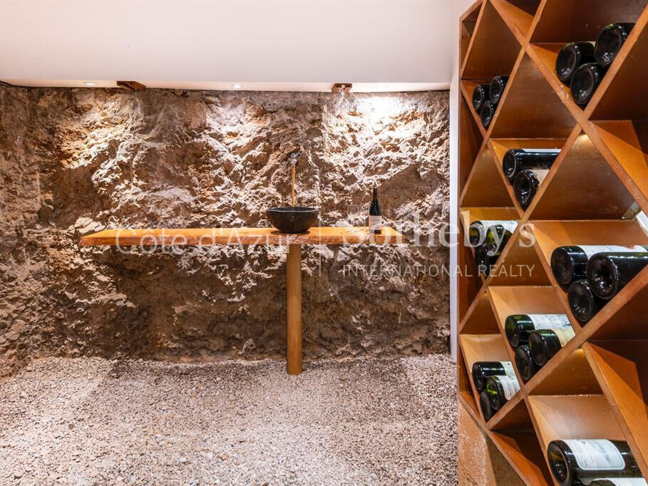 House Biot