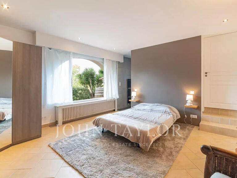 Maison Biot - 4 chambres - 229m²