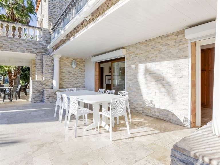 Maison Biot - 6 chambres - 520m²