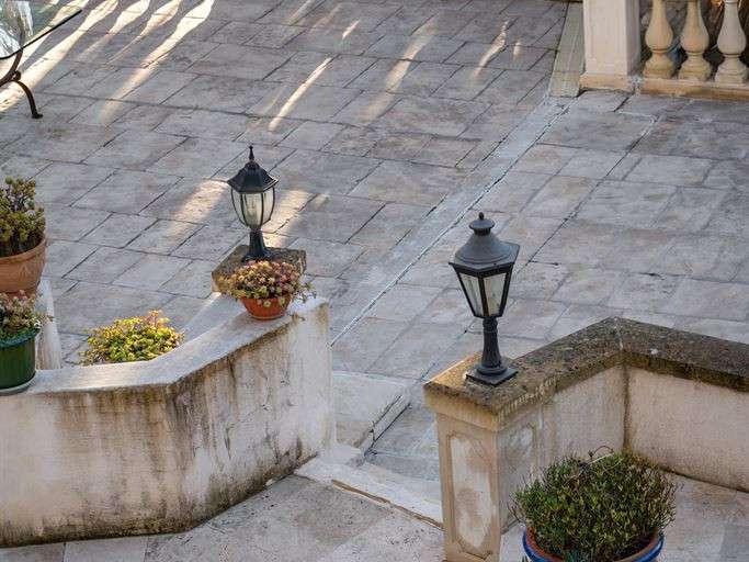 Maison Biot - 6 chambres - 520m²