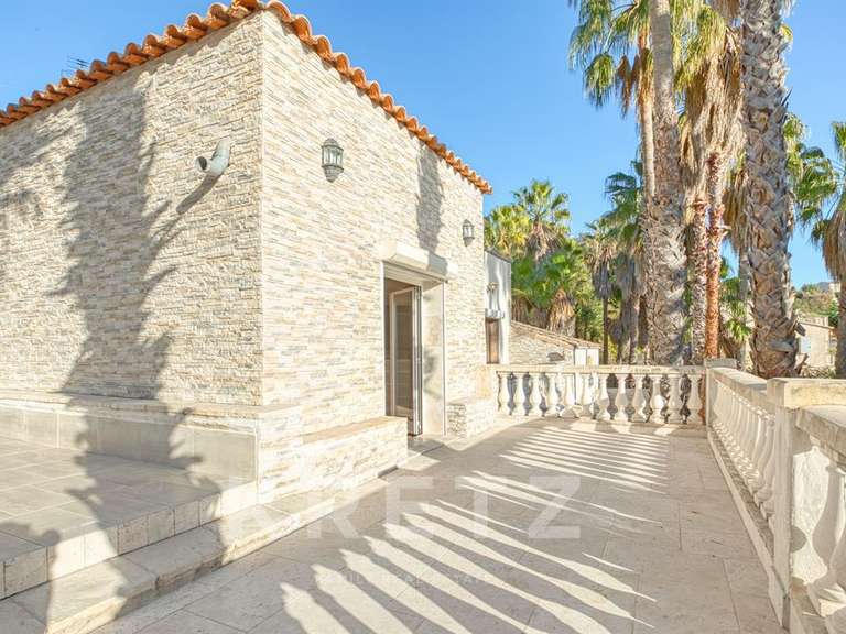 Maison Biot - 6 chambres - 520m²