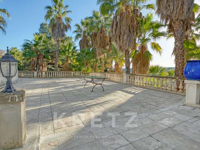 Maison Biot - 6 chambres - 520m²