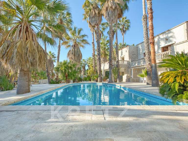 Maison Biot - 6 chambres - 520m²