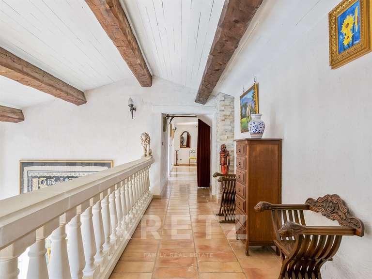 Maison Biot - 6 chambres - 520m²