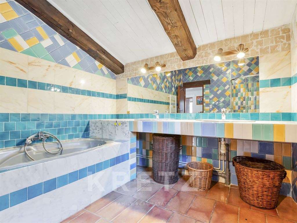 Maison Biot