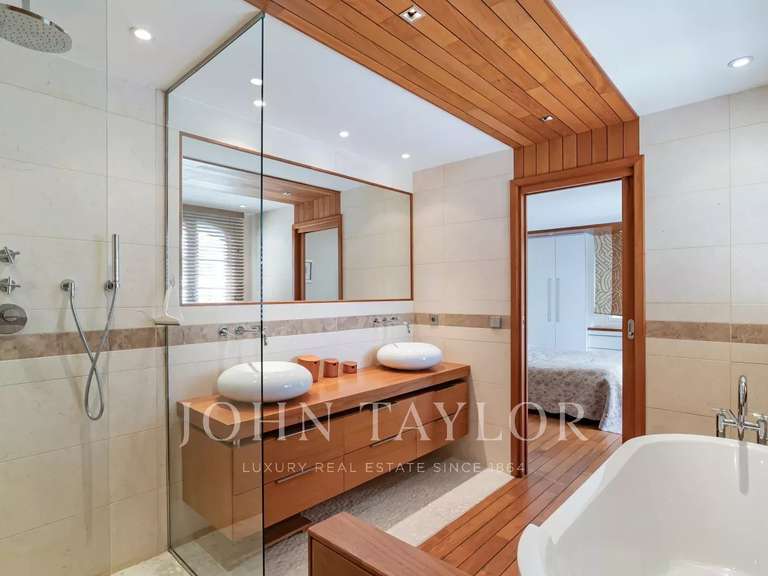 Maison Biot - 8 chambres - 596m²