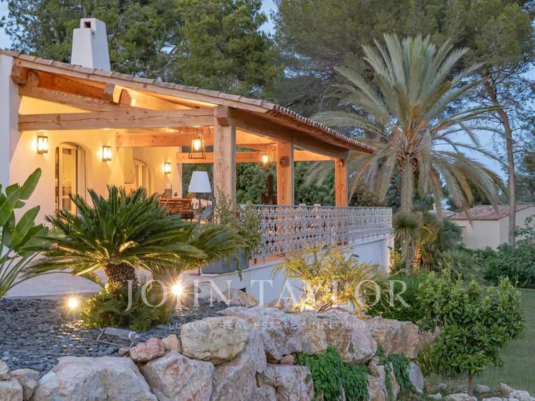 Maison Biot - 8 chambres - 596m²