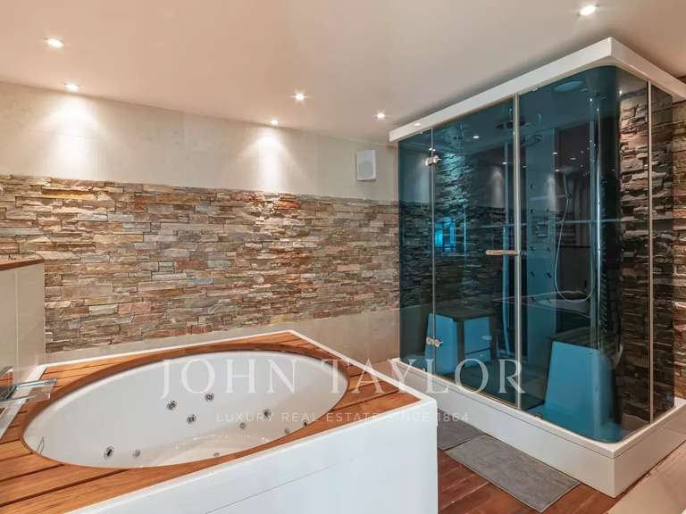 Maison Biot - 8 chambres - 596m²