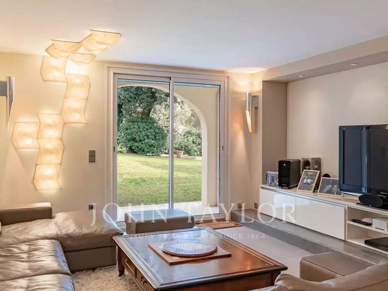 Maison Biot - 8 chambres - 596m²