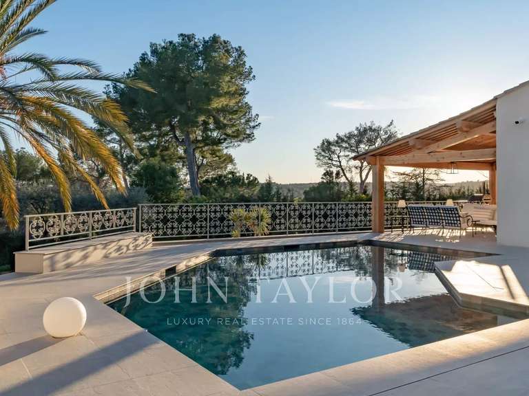 Maison Biot - 8 chambres - 596m²