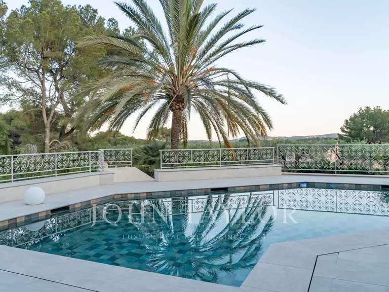 Maison Biot - 8 chambres - 596m²