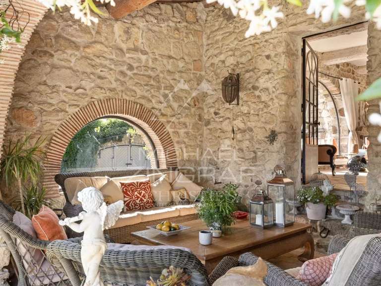 Maison Biot - 5 chambres - 386m²