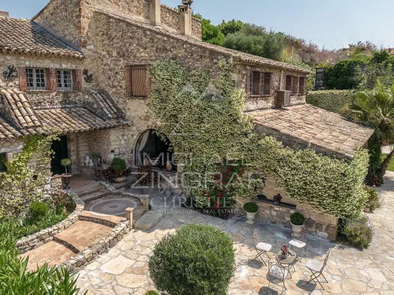Maison Biot - 5 chambres - 386m²