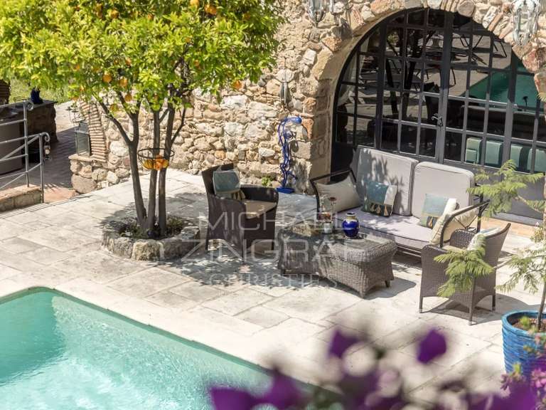 Maison Biot - 5 chambres - 386m²