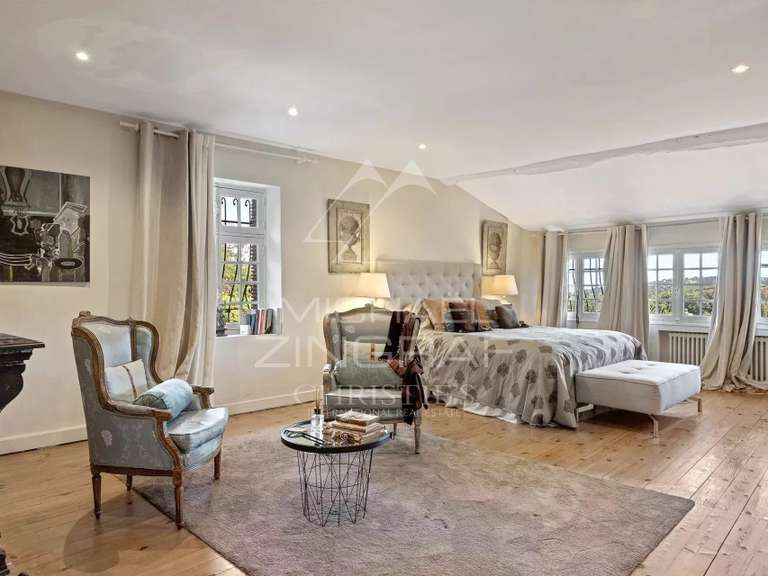 Maison Biot - 5 chambres - 386m²