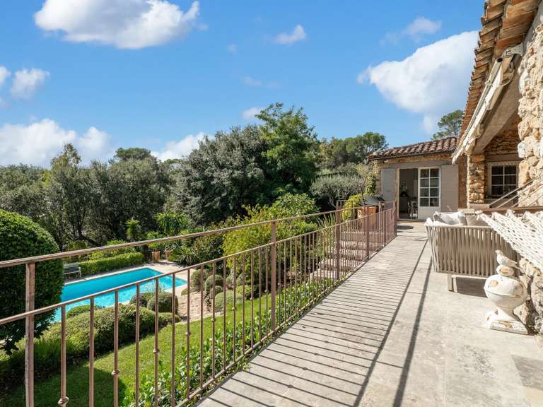 Maison Biot - 5 chambres - 157m²