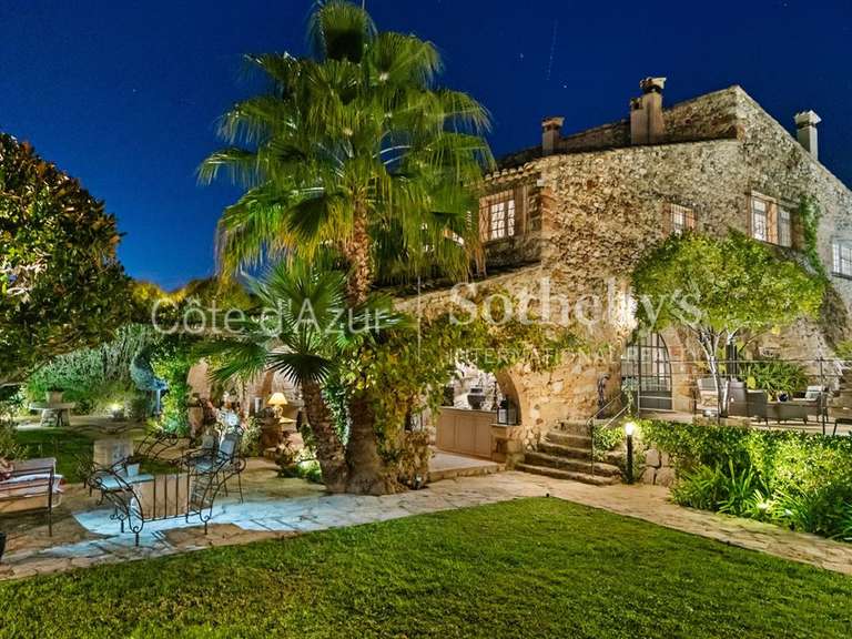 Maison Biot - 5 chambres - 400m²