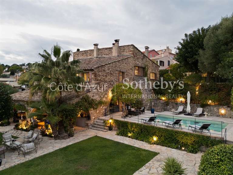 Maison Biot - 5 chambres - 400m²