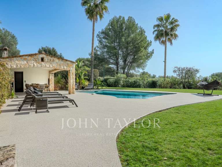 Maison Biot - 5 chambres - 363m²