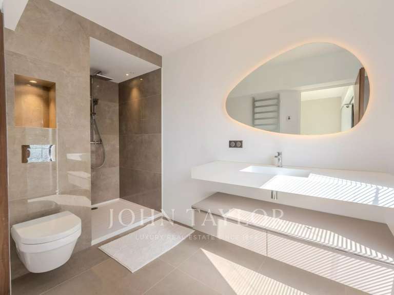 Maison Biot - 5 chambres - 363m²