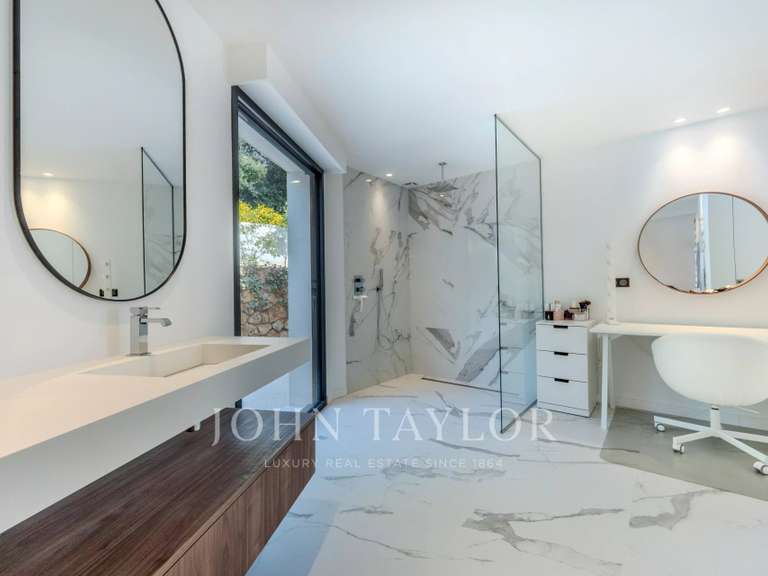 Maison Biot - 5 chambres - 363m²