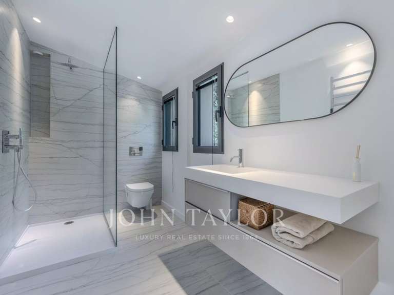 Maison Biot - 5 chambres - 363m²