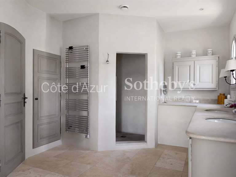 Maison Biot - 4 chambres - 325m²