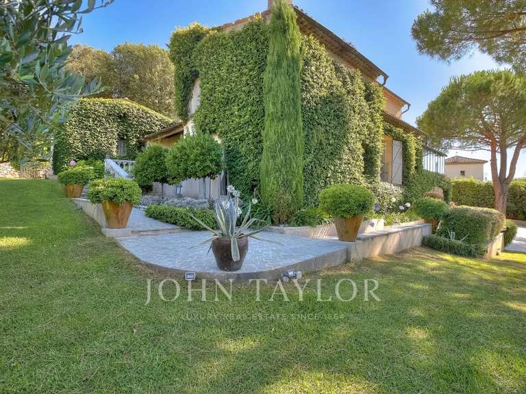 Maison Biot - 4 chambres - 288m²