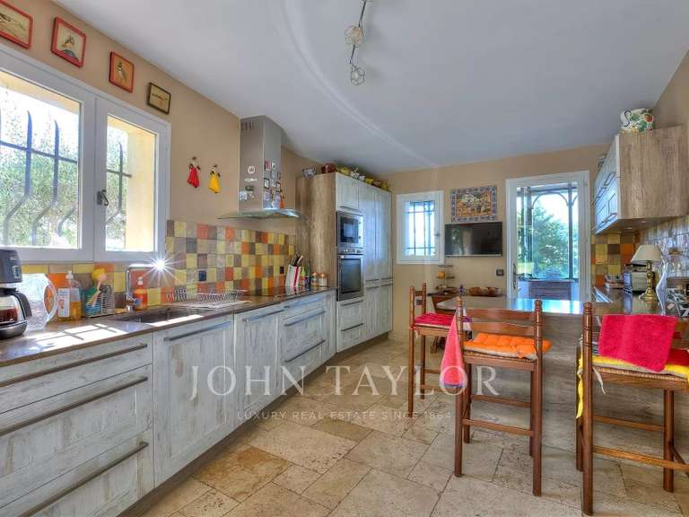 Maison Biot - 4 chambres - 288m²