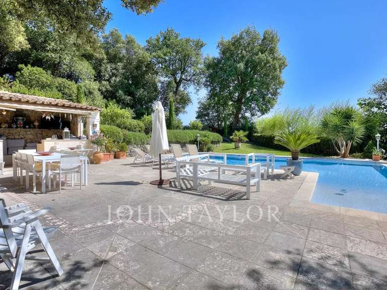 Maison Biot - 4 chambres - 288m²