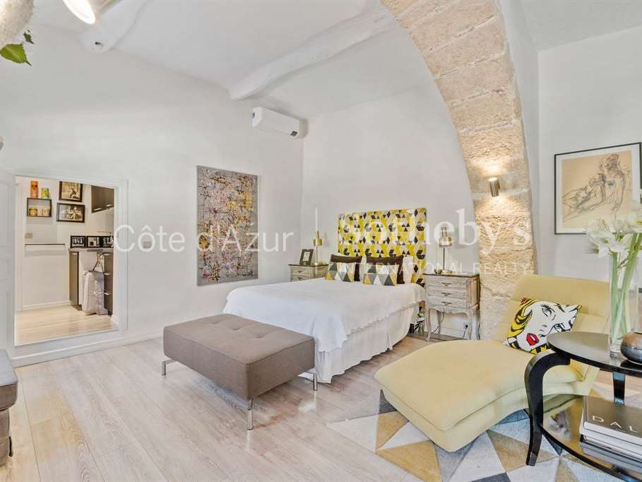 Maison Biot