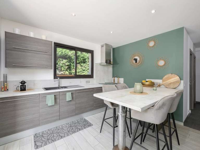 Maison Biot - 3 chambres - 166m²