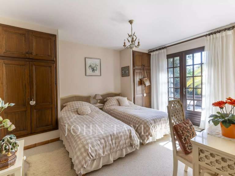 Maison Biot - 4 chambres - 400m²