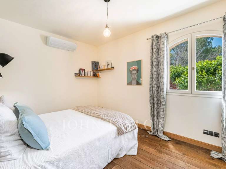 Maison Biot - 4 chambres - 205m²