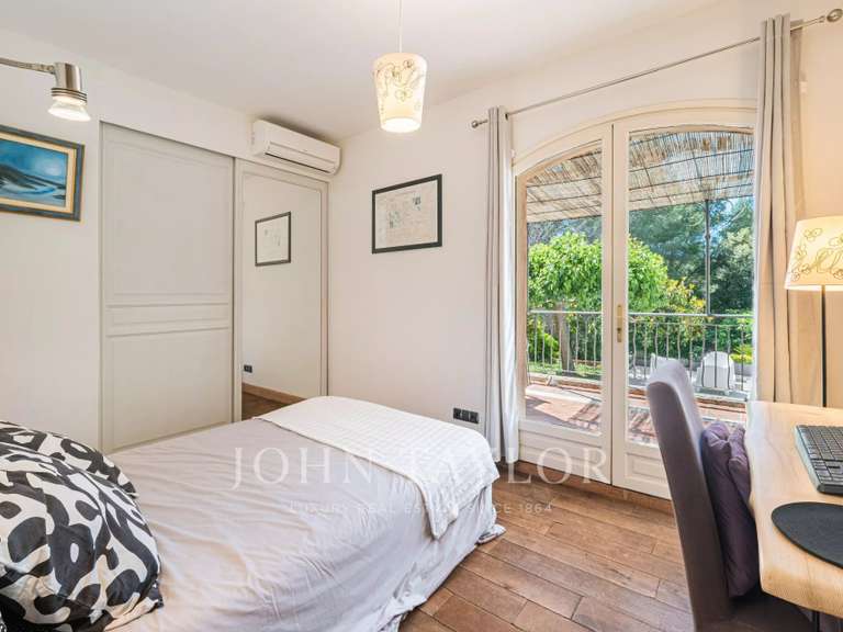 Maison Biot - 4 chambres - 205m²
